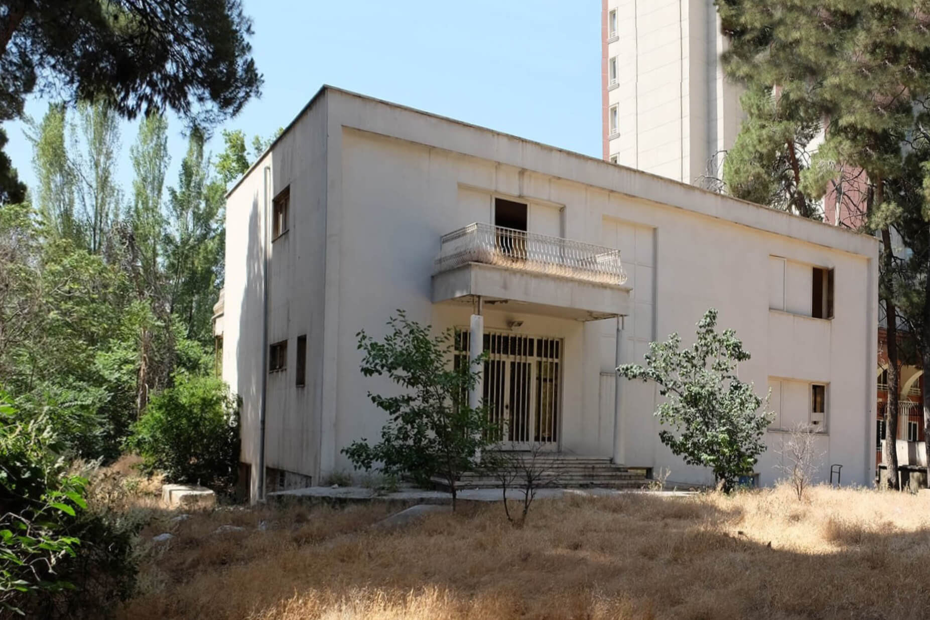 Fereshteh Office / Renovation & Interior Design