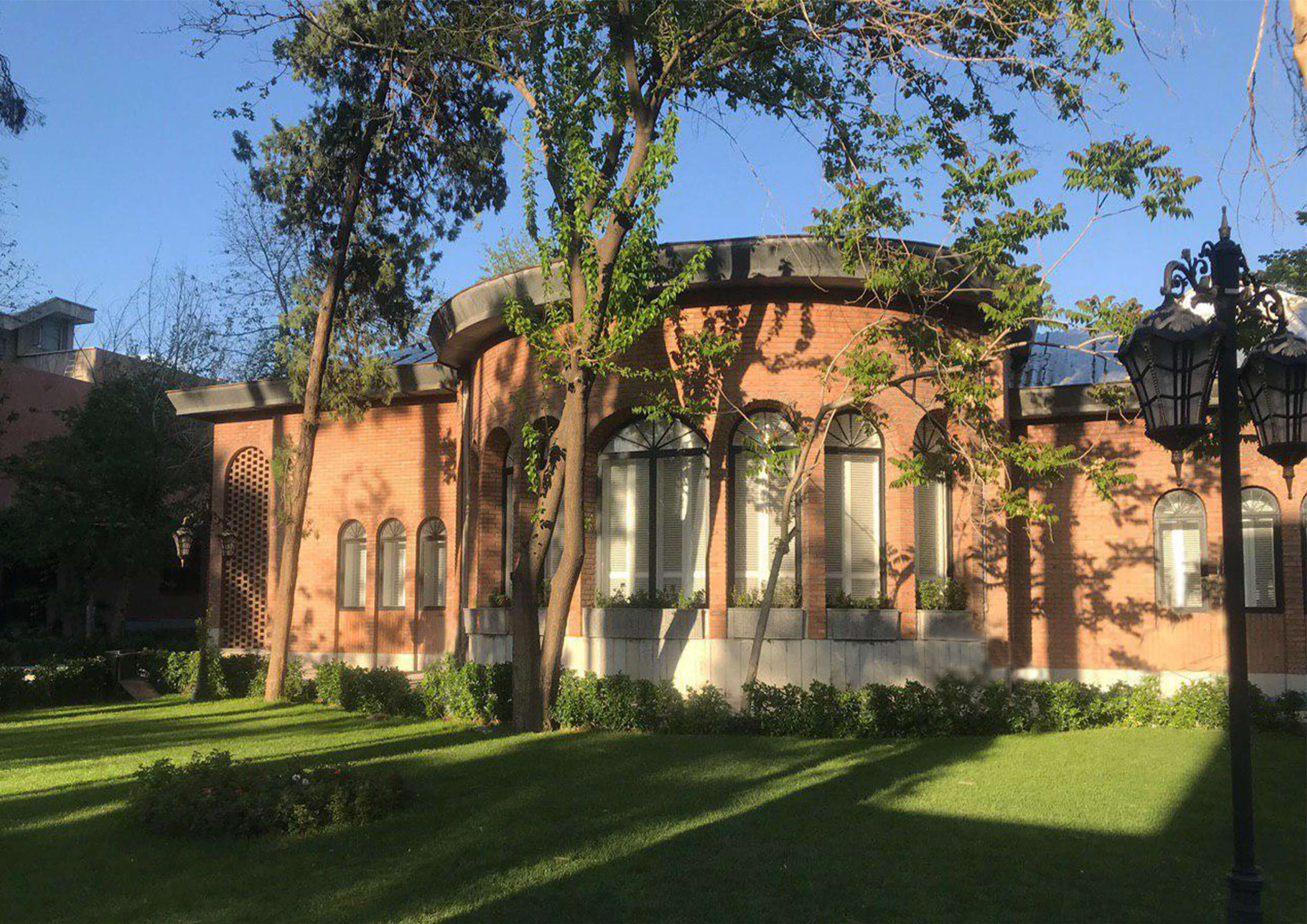 Honar Office / Renovation & Interior Design